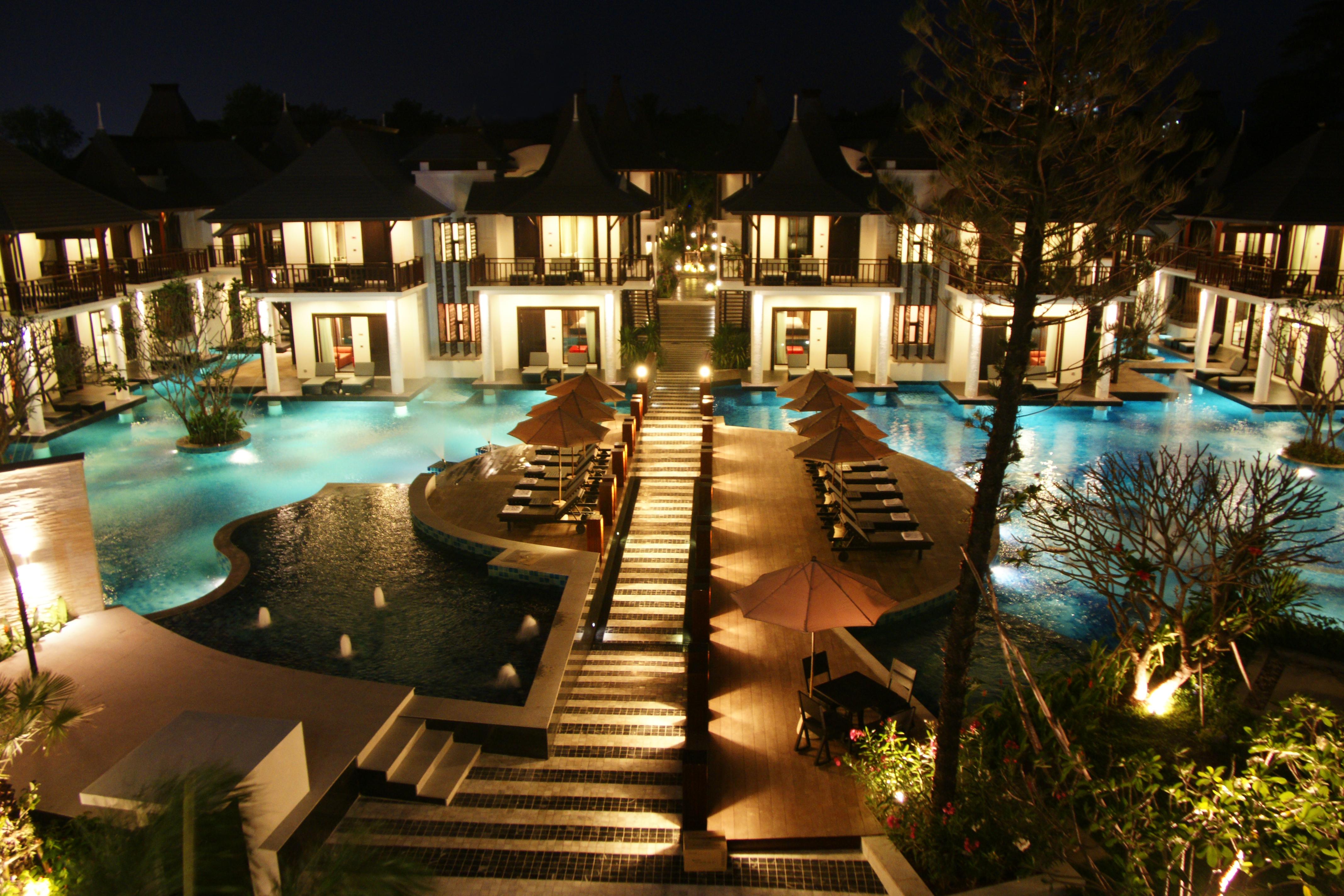 Z Through By The Zign Hotell Pattaya Exteriör bild