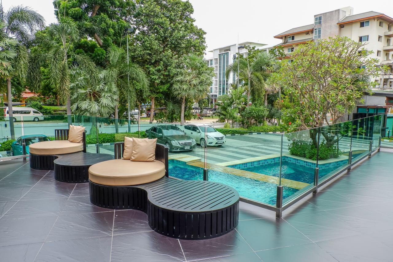 Z Through By The Zign Hotell Pattaya Exteriör bild