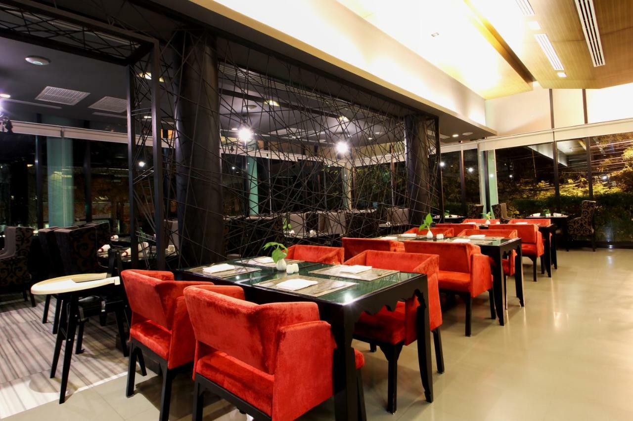 Z Through By The Zign Hotell Pattaya Exteriör bild